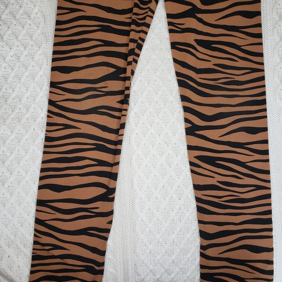 COPY - 2pc Zara Girls Size 9/10 Tiger Leopard Animal Print Leggings + Top - Picture 3 of 4